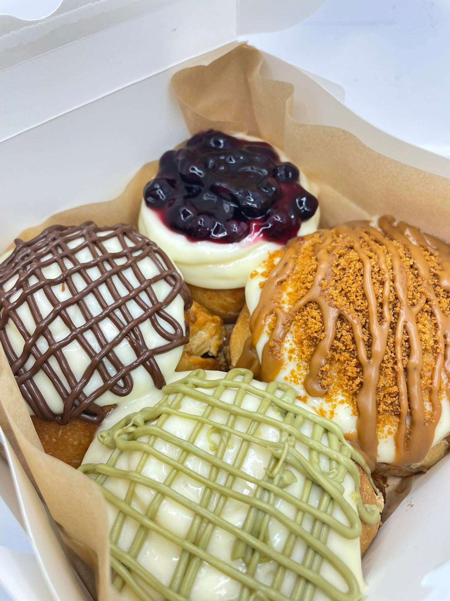 Classic Cinnamon Roll Box